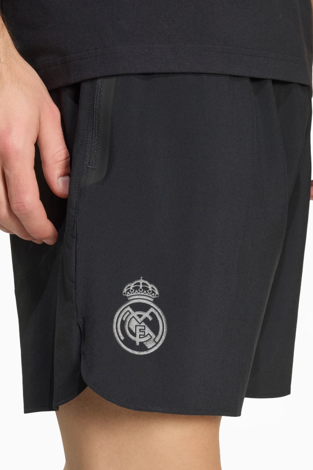 Шорты adidas Real Madrid 25/26 Tiro Travel - черный