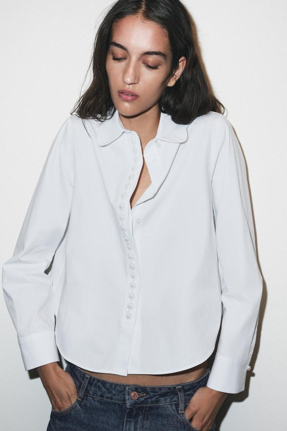 ZARA РУБАШКА ИЗ ПОПЛИНА С БУСИНАМИ, БЕЛЫЙ