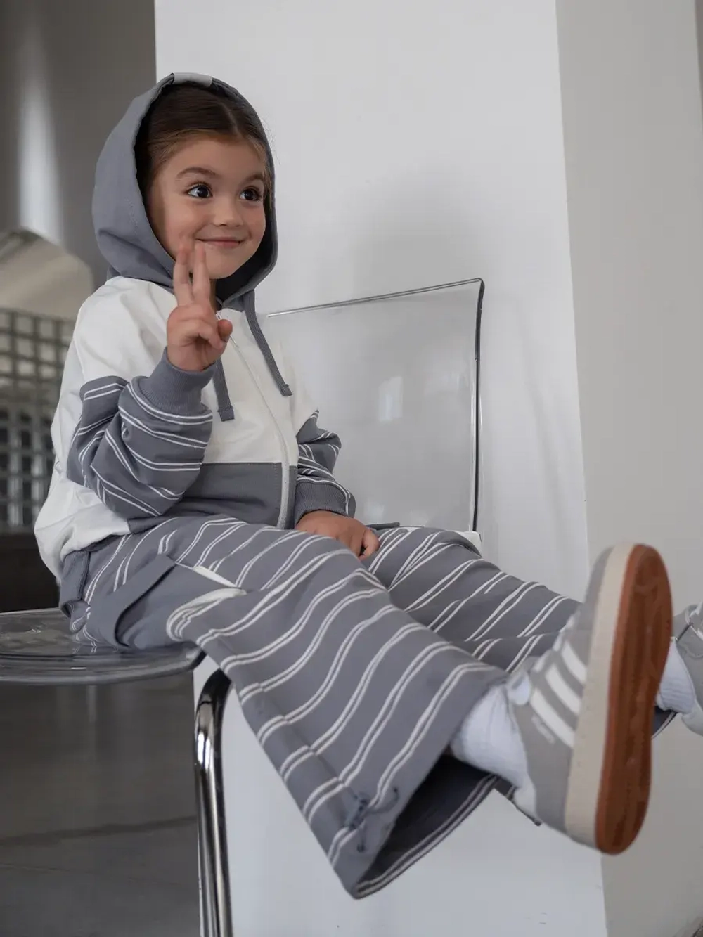 Спортивный костюм для девочки в школу