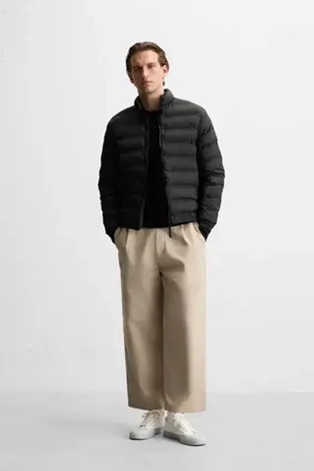 ZARA ЛЕГКАЯ СТЕГАНАЯ КУРТКА, ЧЕРНЫЙ