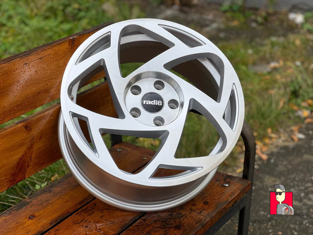 Комплект дисков Radi8 R8S5 17x7.5 et35 5x108
