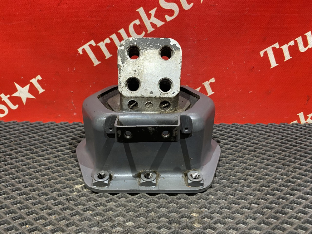 Подушка двигателя задняя 2018г