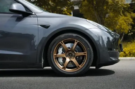 Карбон-керамическая тормозная система Tesla Model Y тесла У тормоза тормозные диски колодки суппорт карбон керамика