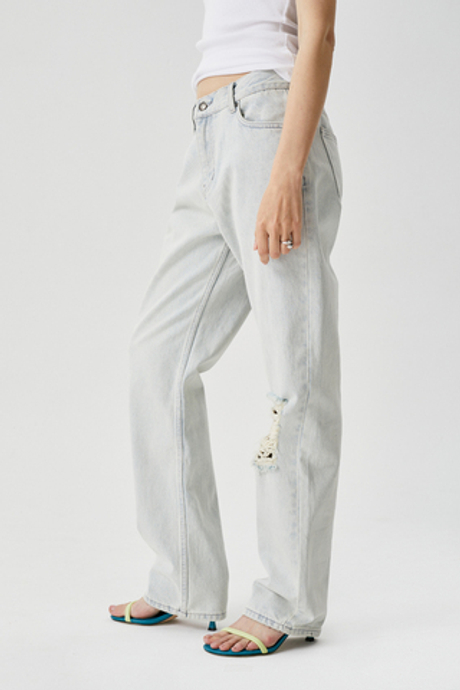 Джинсы женские голубого цвета