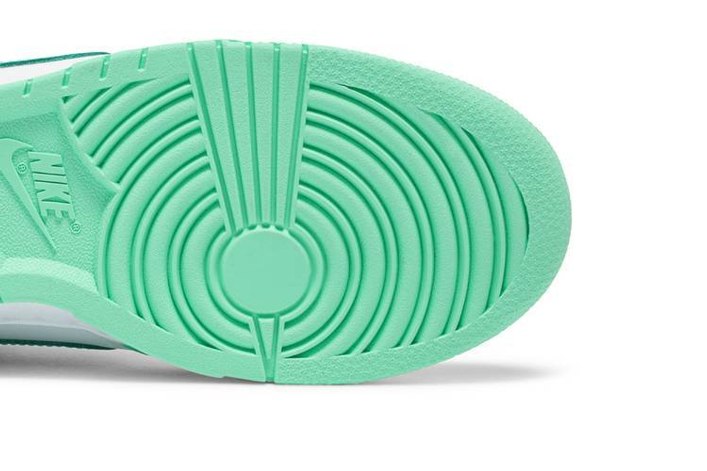 Кроссовки Nike Dunk Low Green Glow (Женская размерная сетка)
