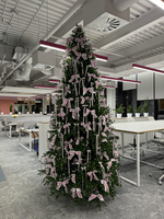 Дизайнерская ель с брендированным декором