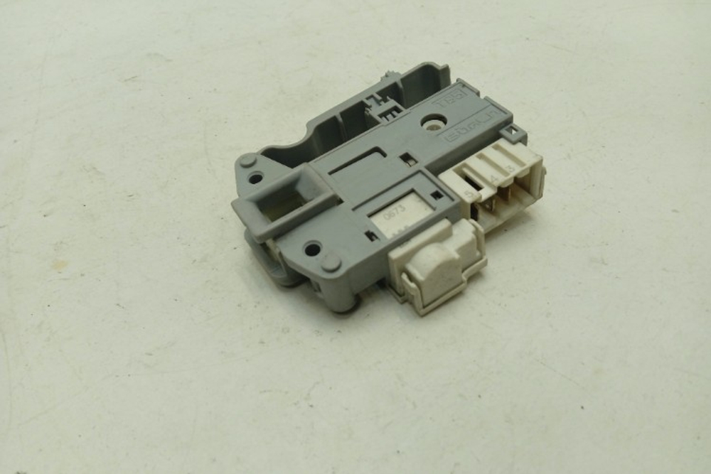 WMSD7105 кт157 Блокировка люка для стиральной машины Hotpoint-Ariston WMSD7105 б/у