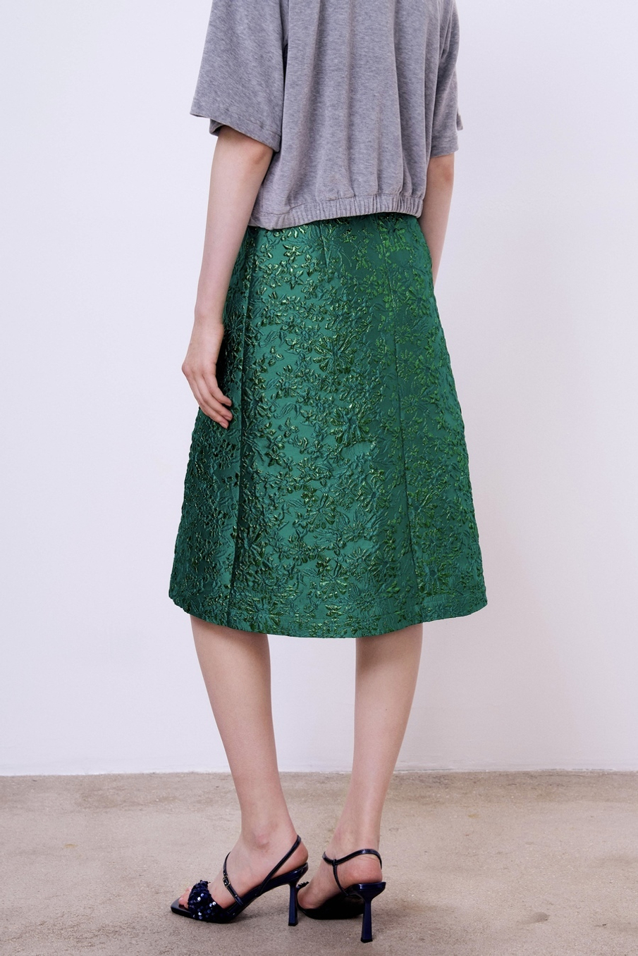 Юбка миди со складкой из жаккарда