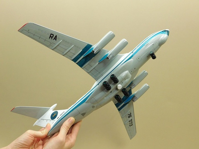 Модель самолета Ил-76ТД (М1:100 Геликс) с шасси