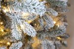 Заснеженная ель с гирляндой «Барокко» теплый свет (Литая+пвх) 120 см / 1,2 м
