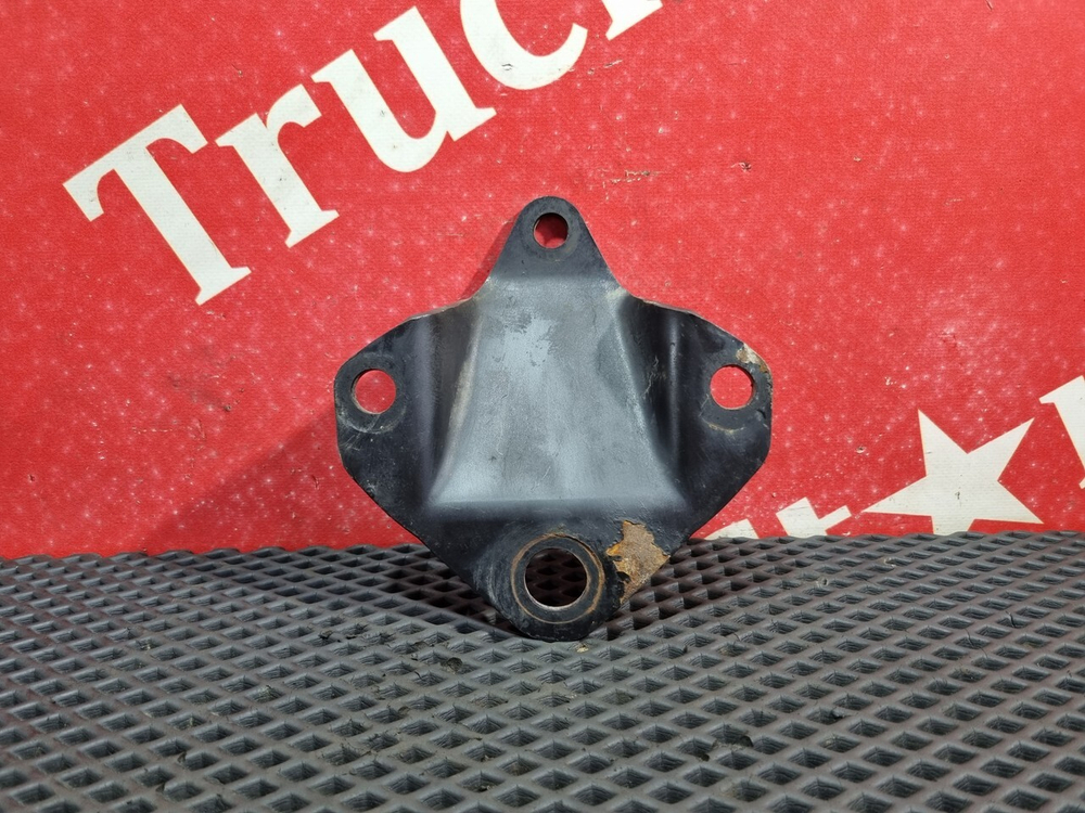 Кронштейн рессоры передней