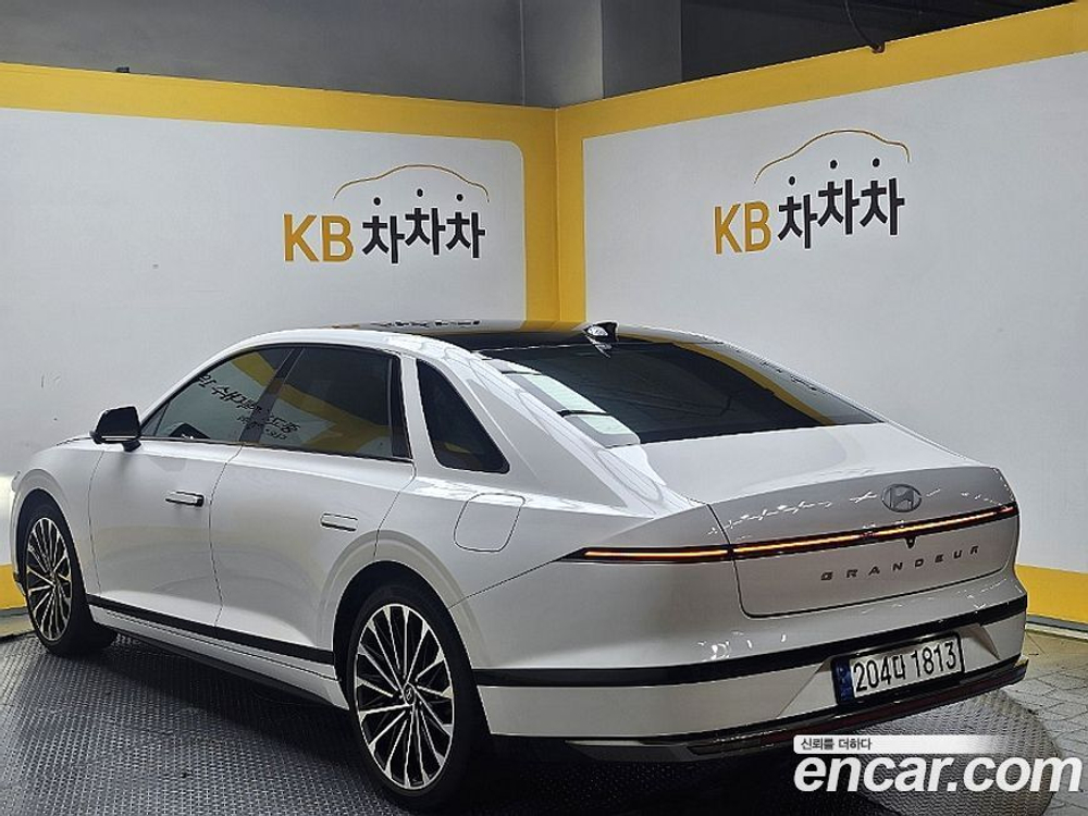 Hyundai Grandeur (Azera) Hybrid (GN7) Calligraphy (04.2023)