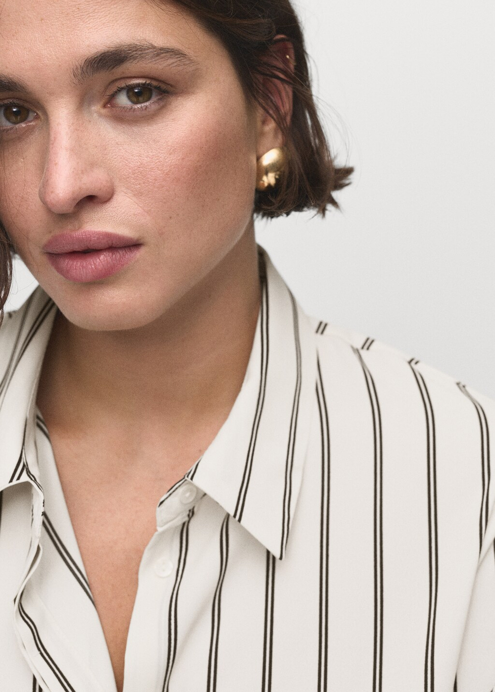 Блузка из струящейся ткани с длинными рукавами