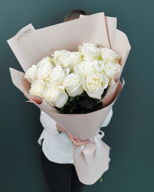 Роза белая Эквадор в оформлении,15шт(00265)