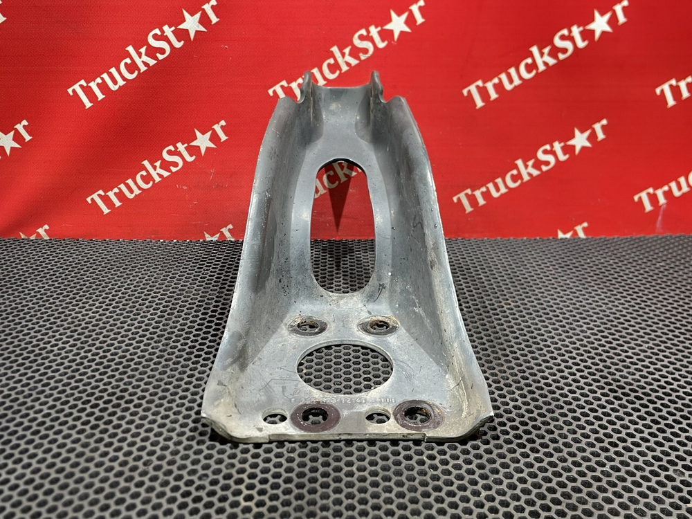 Кронштейн амортизатора переднего верхний