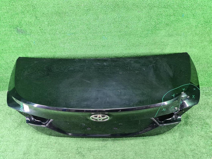 Крышка багажника Toyota Camry xv70 (2017-н.в.)