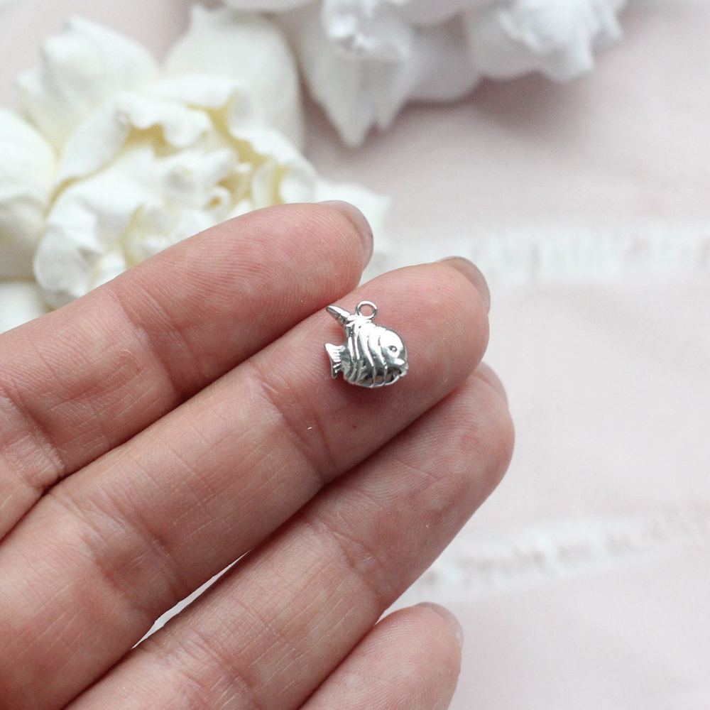 п208-р Подвеска "Рыбка полосатая" 11*10мм, родий