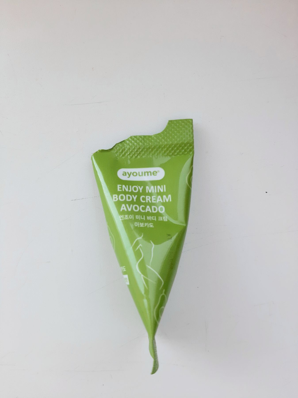Крем для тела с авокадо AYOUME ENJOY MINI BODY CREAM AVOCADO 10гр.