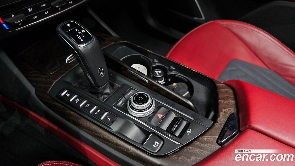 Maserati Levante 3.0 AWD GranLusso (11.2020)