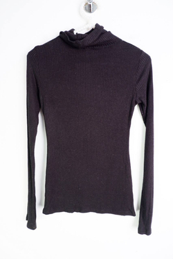 Водолазка Yana Lukacher практичная, визуально на 42 размер