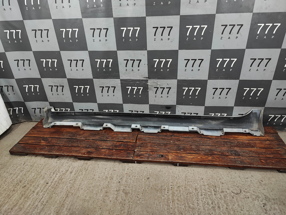 Накладка порога правого Toyota Camry (XV50) 14-18 Б/У Оригинал 7585133913