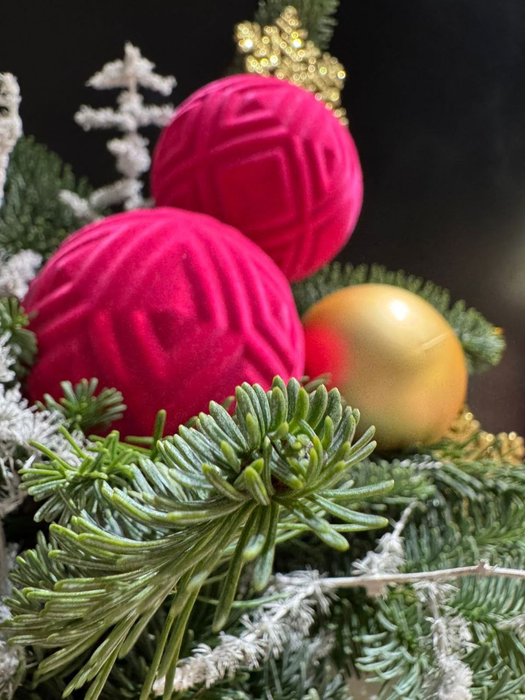 Композиция "Алый Новый год"