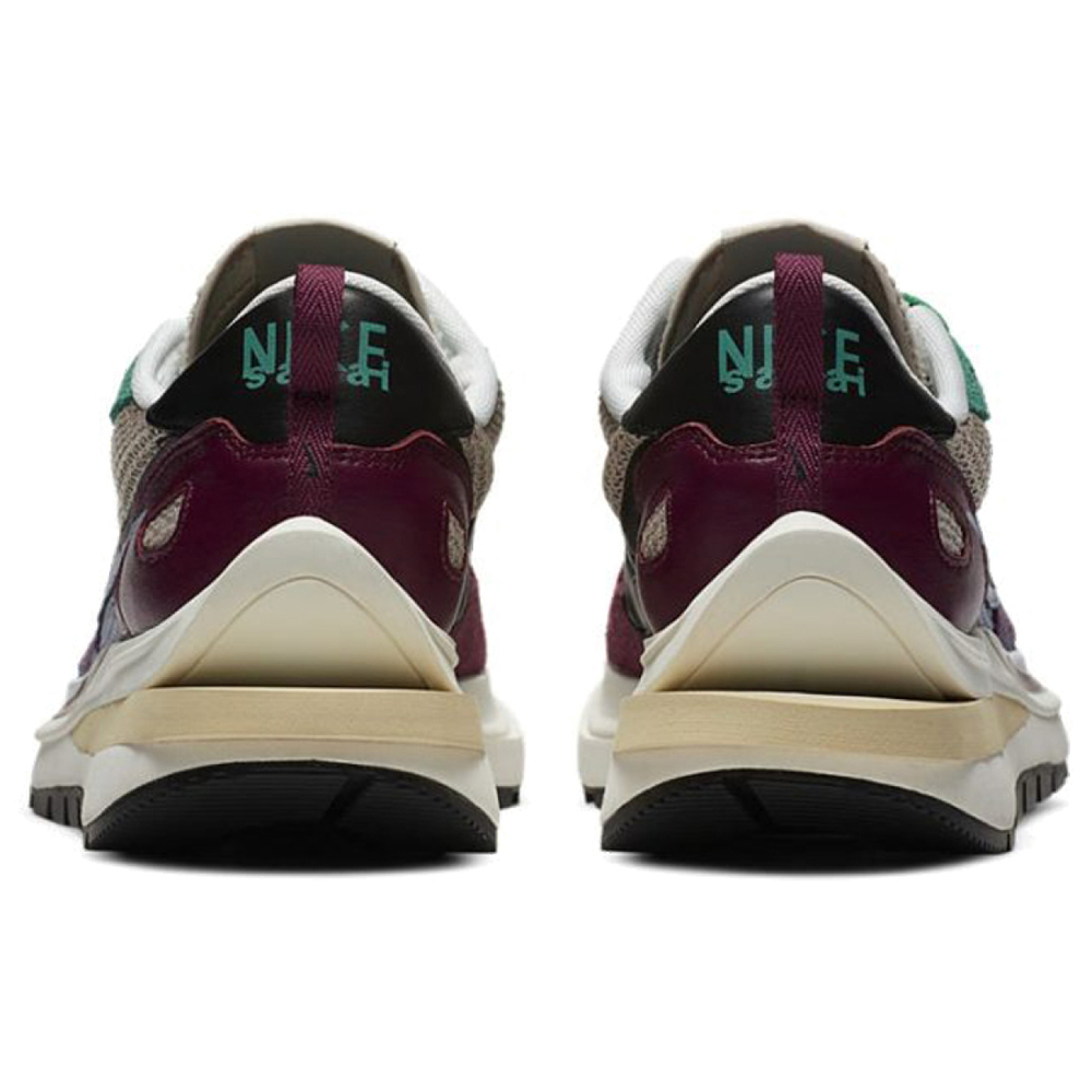 Кроссовки Sacai x VaporWaffle SP Villain Red