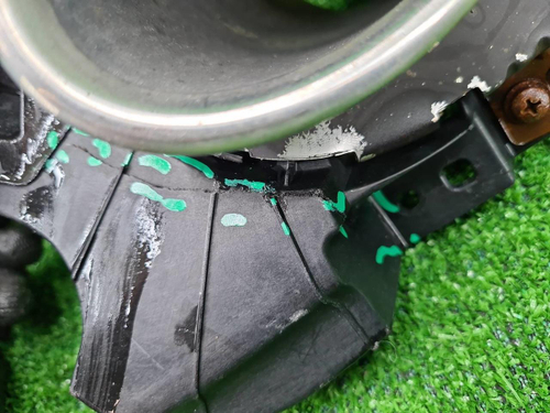 Насадка глушителя левая Geely Tugella (2022-2024)