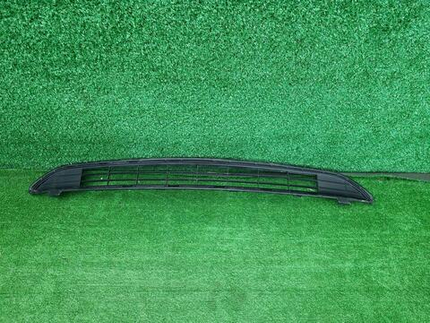 Решетка переднего бампера Toyota RAV 4 CA40 15-19