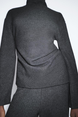 ZARA МЯГКИЙ ТОП СО СКЛАДКАМИ, СЕРЫЙ С МЕЛАНЖЕВЫМ ЭФФЕКТОМ