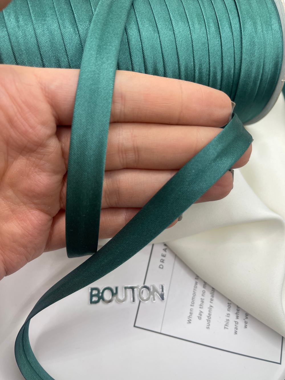 Косая бейка "Gamma" GK-12P 11 - 12 мм №065 т.зелёный