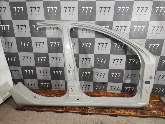 Боковина правая LADA Vesta 15-нв Новая Оригинал 8450039442