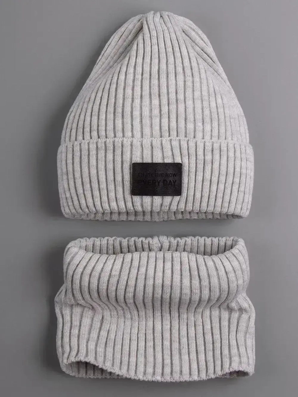 Шапка для мальчика со снудом демисезонная серая