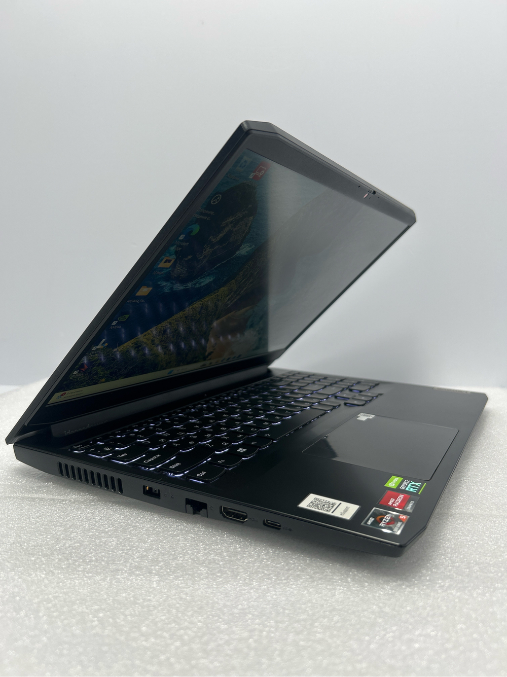 Ноутбук Lenovo IdeaPad Gaming 3 15ACH6 (82K201AFRK) 15.6"/AMD Ryzen 5 5600H/RAM 8 GB/SSD 512 GB/NVIDIA GeForce RTX 3050 Ti/1920x1080/IPS/Windows 11/Подсветка кл-ры: LED/Черный. Состояние: Уценка/небольшой след. на матрице от клавиатуры