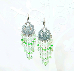 Длинные крупные серьги с зелёным ониксом в восточном стиле