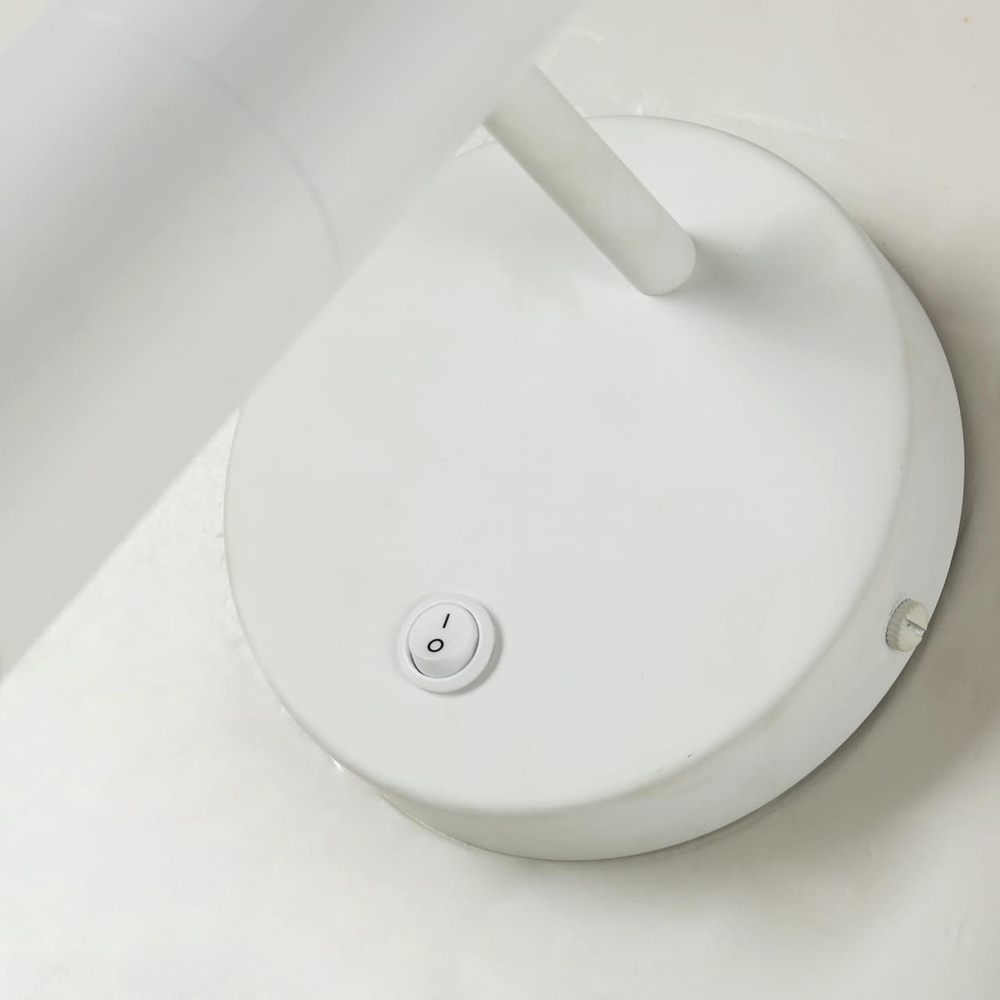 Настенный светодиодный светильник Favourite Tube 2108-1W