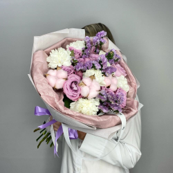 «Лавандовое созвездие» Букет из розы, гвоздики, статица и хлопка 💜