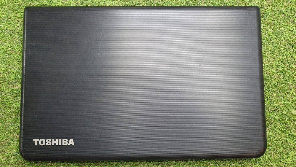 Ноутбук Toshiba i3/4 Gb