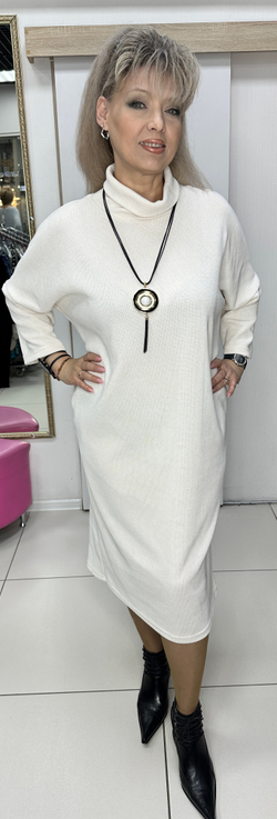 Белое, польское трикотажное платье