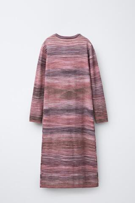 ZARA ДЛИННОЕ ТРИКОТАЖНОЕ ПЛАТЬЕ В МЕЛКУЮ КЛЕТКУ, ОТТЕНКИ РОЗОВОГО
