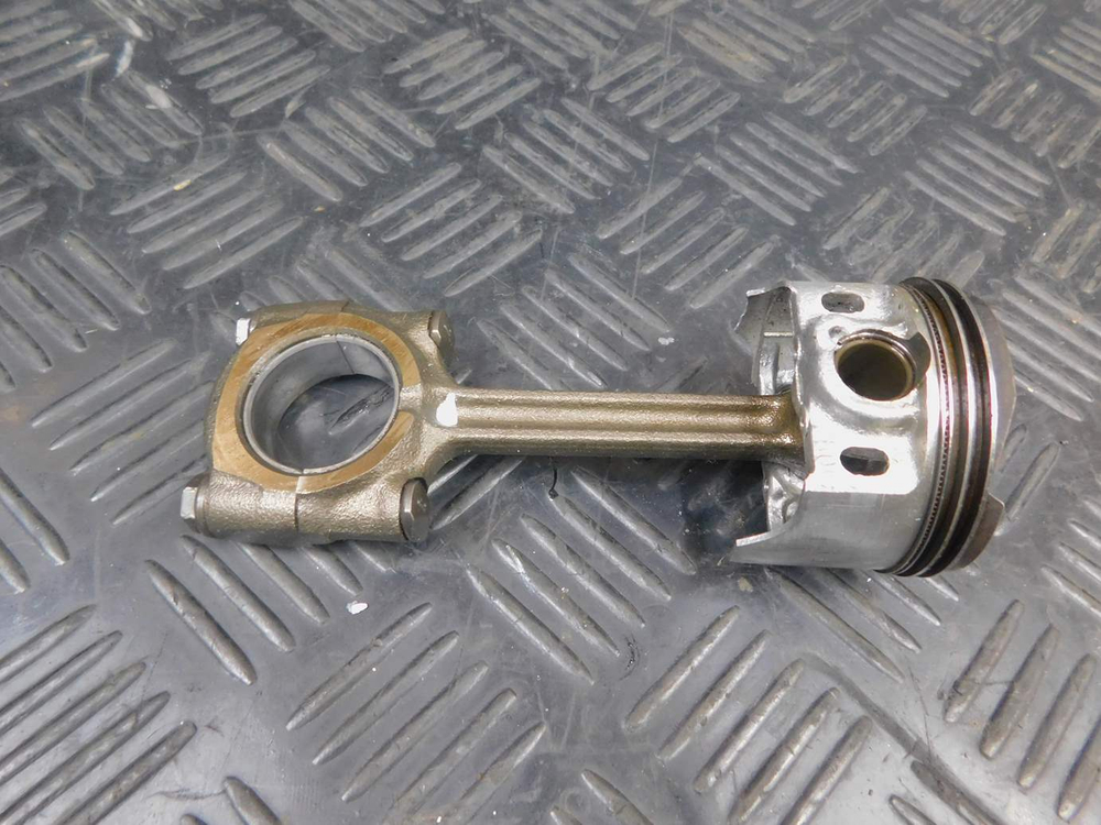 Поршень Kawasaki ZZR 400 98 (с шатуном) 052952