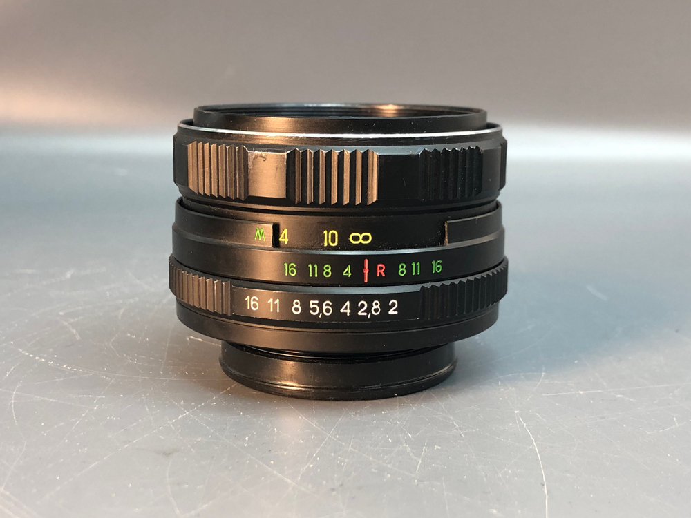 MC Helios-44M-5, Вмятина на кольце светофильтров