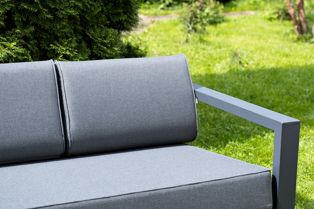 "Гранада" лаунж-зона из алюминия со столиком из HPL