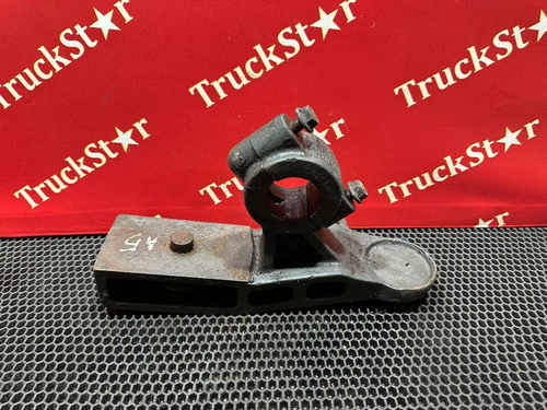 Кронштейн стабилизатора переднего правый