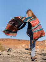 Теплый палантин с орнаментом