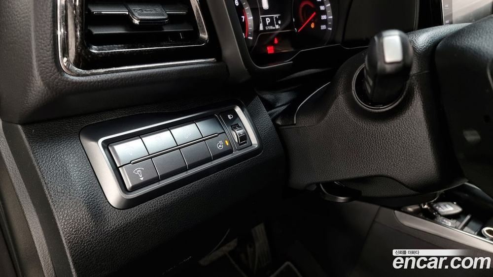 KG Mobility (Ssangyong) Very New Tivoli Бензин 1.5 2WD (01.2020)