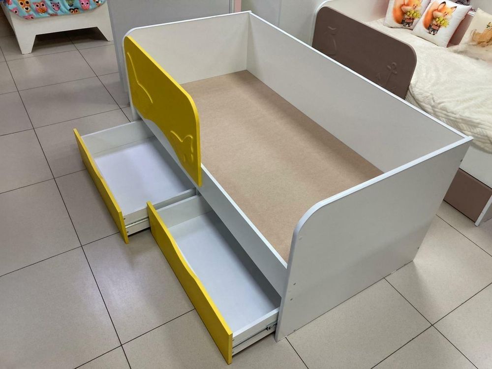 Кровать-софа Бабочка белый/нарцисс 800