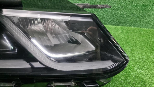 Фара правая Geely Coolray (2019-2024) LED