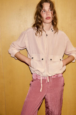 ZARA КУРТКА С КАРМАНАМИ И ЭФФЕКТОМ ПОТЕРТОСТИ, ЦВЕТ РОЗОВОГО ДЕРЕВА