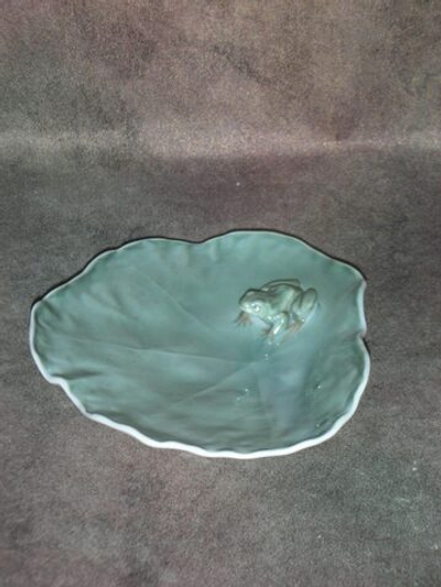 Статуэтка. Фарфор. Лягушонок на листе лилии. Royal Copenhagen. Дания